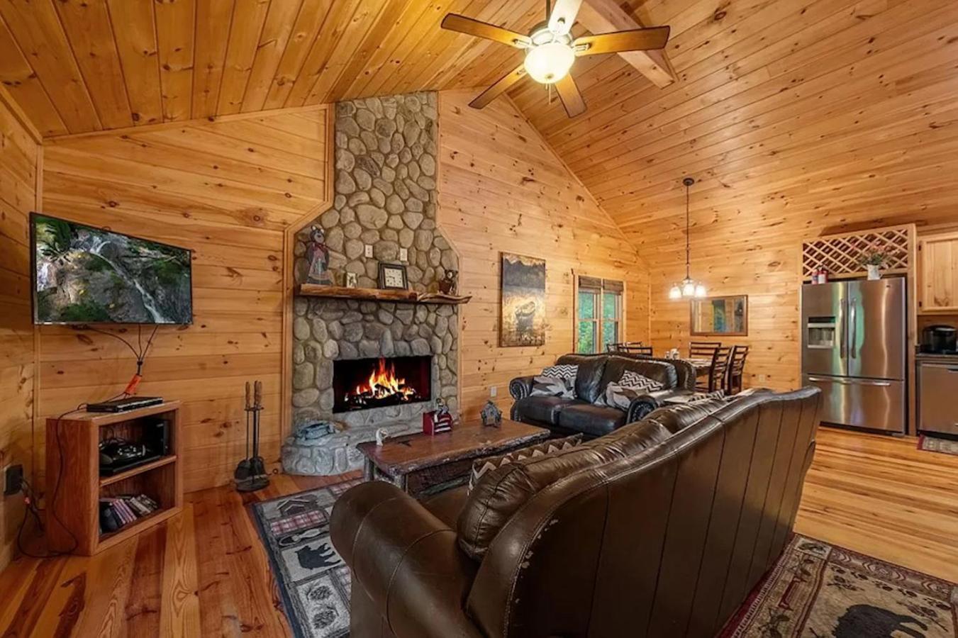 Vila The Cozy Lazy Laurel With Year-Round Mountain Views, Hot Tub, Fire Pit Cherry Log Exteriér fotografie
